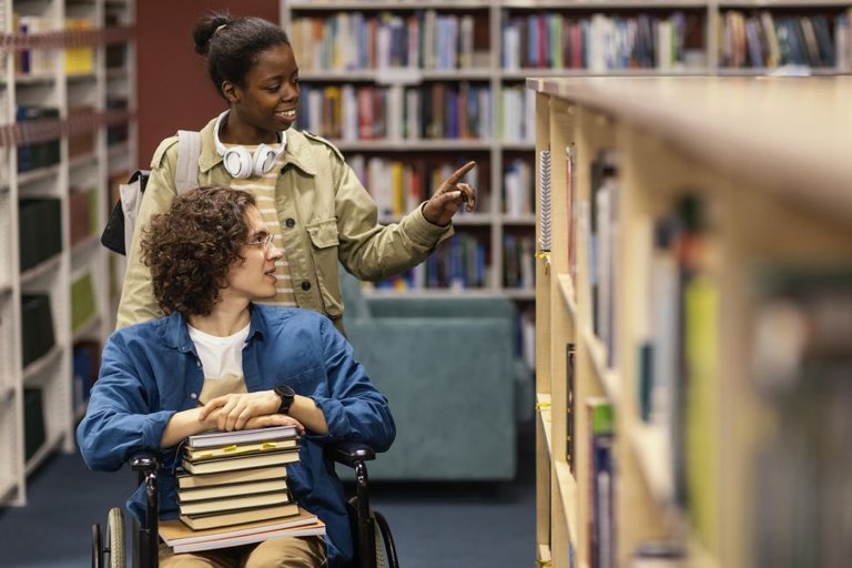 Nueva biblioteca escolar con enfoque inclusivo